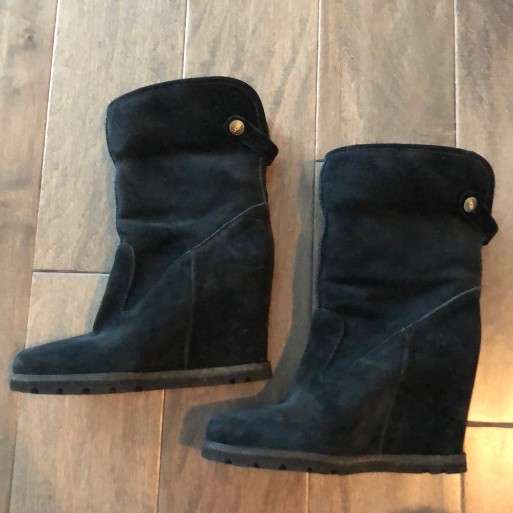 Black wedged Ugg boots